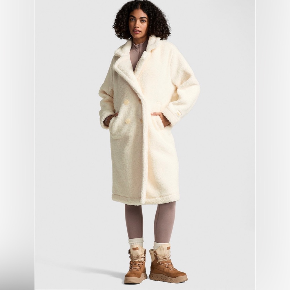 Pink Victoria’s Secret Plush Teddy Long Coat 🧥